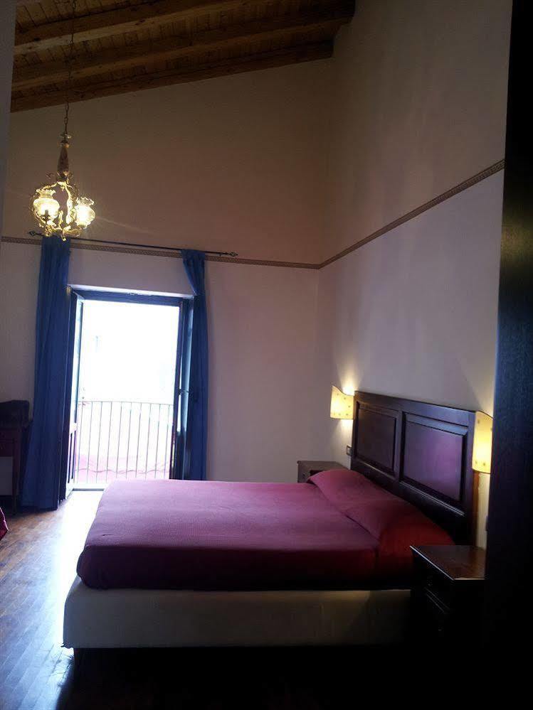 Central Rooms Il Re Catania Exterior photo